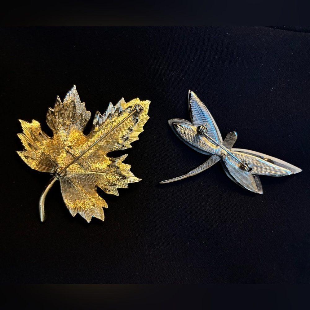ABALONE MOTHER OF PEARL DRAGONFLY & GOLD MAPLE LEAF VINTAGE SARAH COVENTRY SET - Picture 5 of 5